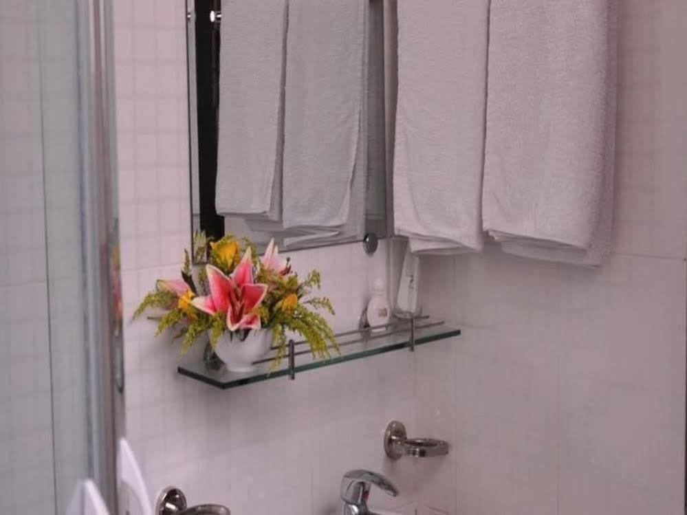 Green Hotel Near Lotte Center Hanoi Luaran gambar
